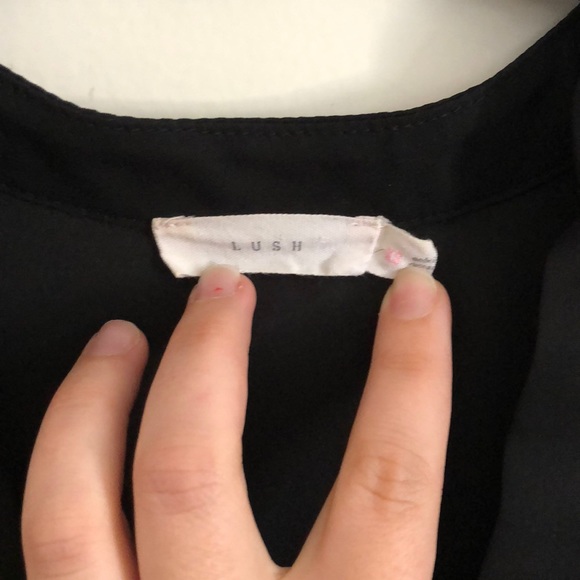 White blouse - Picture 3 of 4